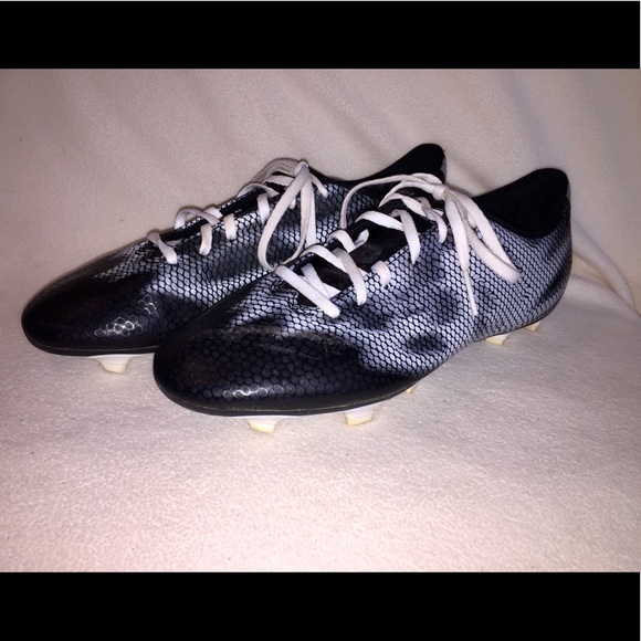 Adidas Soccer or Softball Shoes - Picture 2 of 8